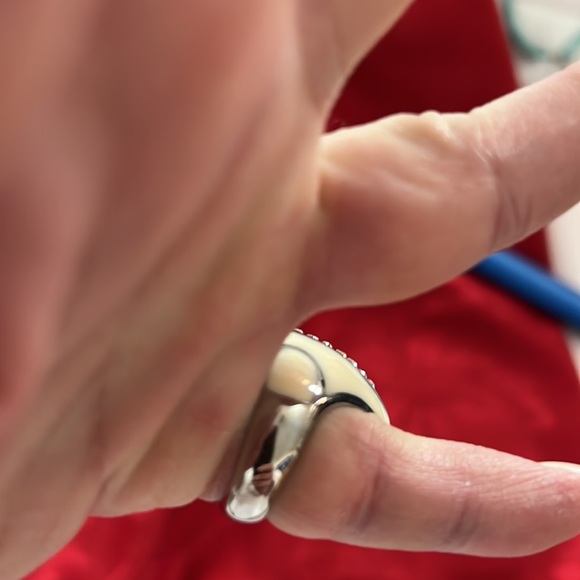 Statement Ring - Picture 3 of 4